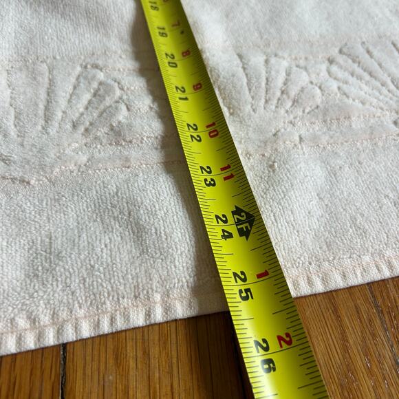 Vintage Fieldcrest Seashell Hand Towel – Soft Peach Cotton, Made in USA - Picture 11 of 13